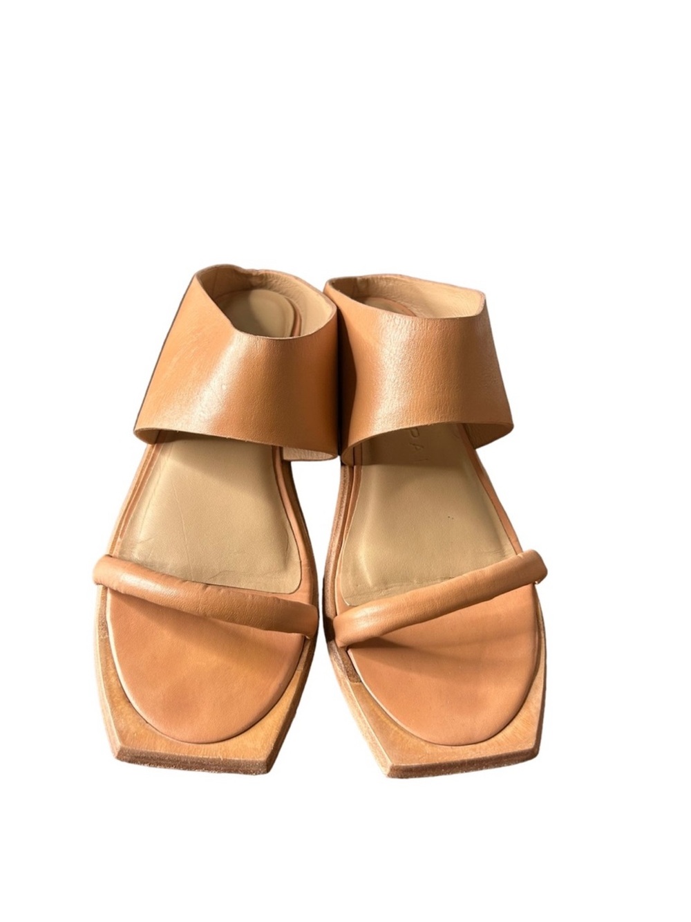 Wal & Pai Floye Flat Sandal - Camel size 40 (9.5 U.S.)